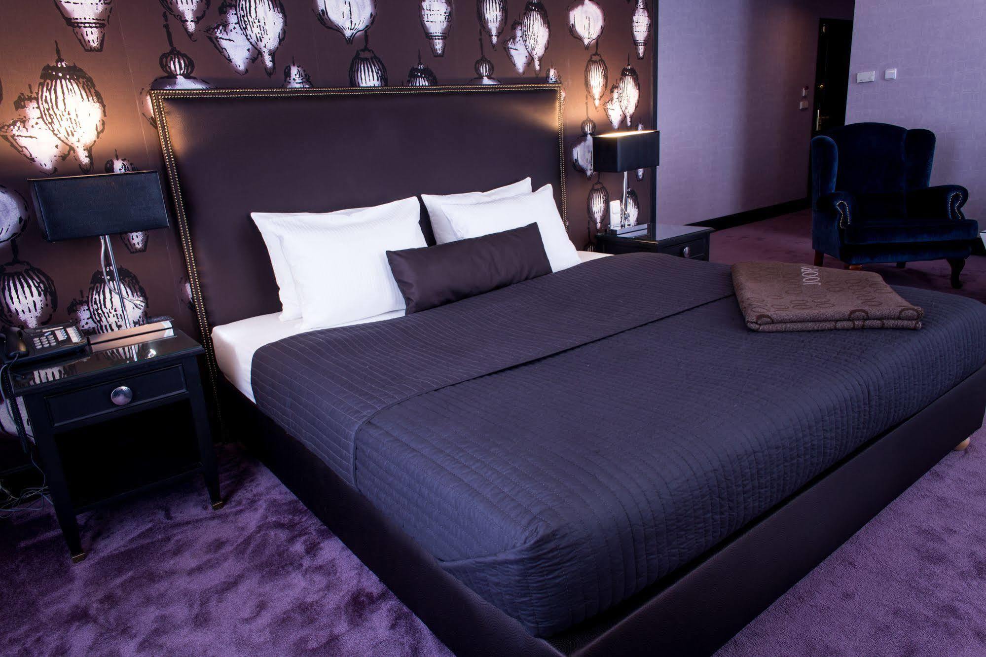 Friday 4* Praga